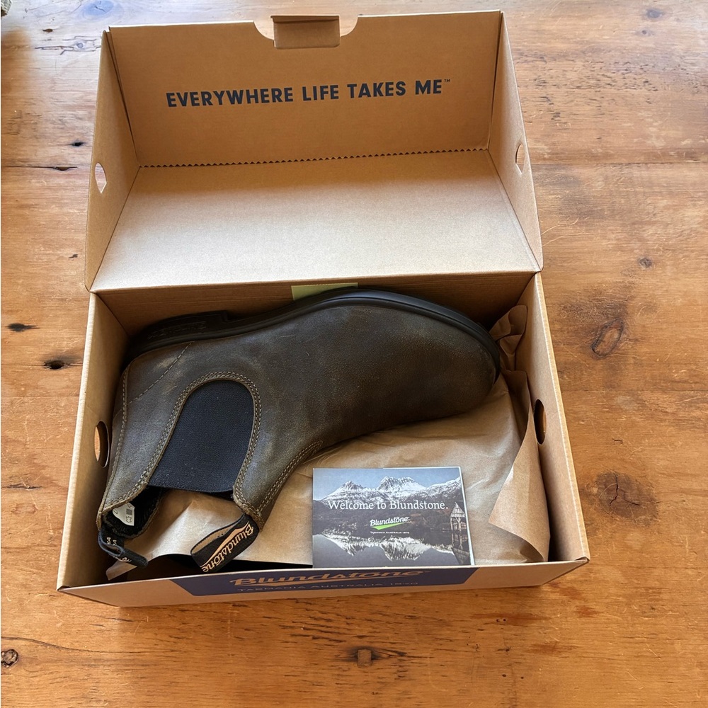 Men’s Blundstone Dark Olive Suede Boots Size US 10.5/AUS 9.5